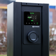 MaxiCharger AC Pillar LCD 3 Phase 4G 11kW/22kW - Image 2